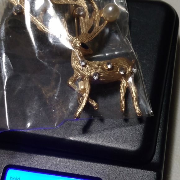 Deer Brooch - Picture 2 of 3